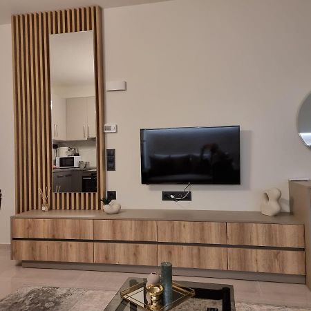 Iris City Center Premium Studio Thessaloniki Buitenkant foto