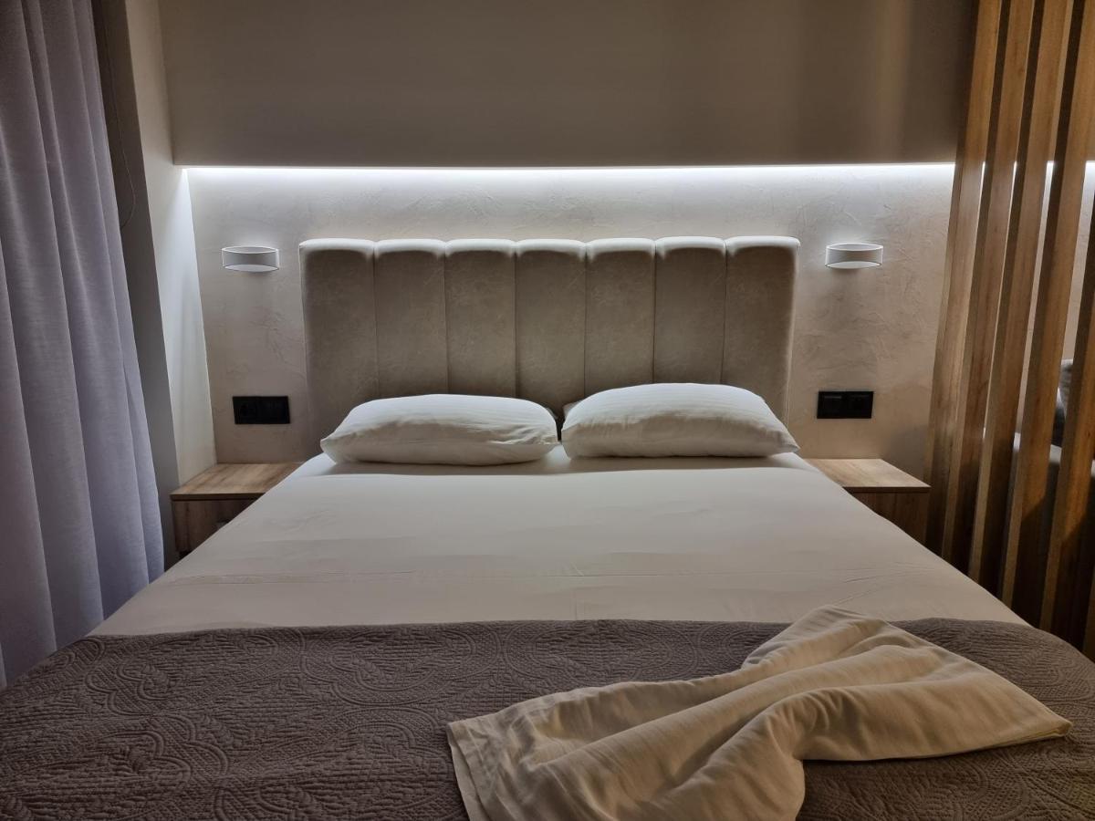 Iris City Center Premium Studio Thessaloniki Buitenkant foto