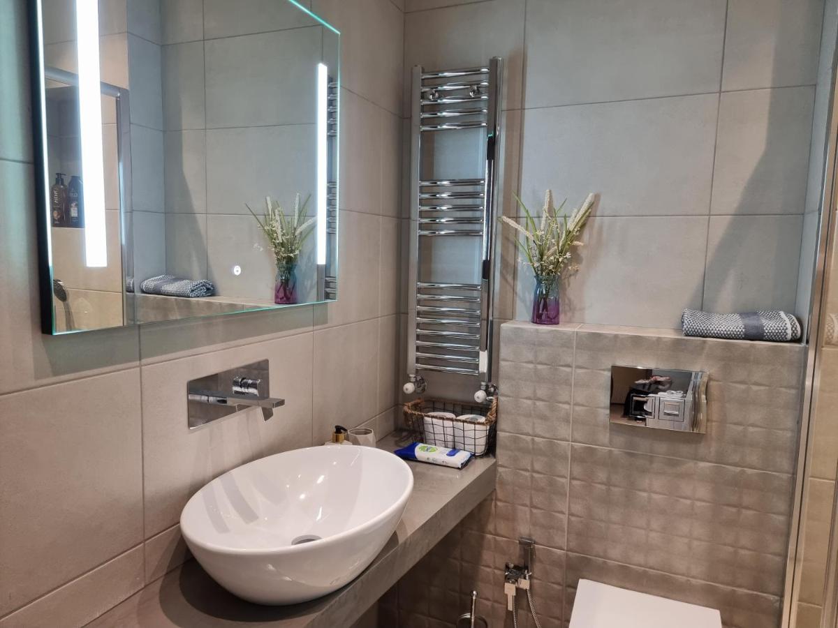 Iris City Center Premium Studio Thessaloniki Buitenkant foto
